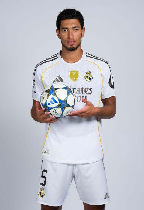 普通市民梅先生，一对情侣拍摄约会视频意外将梅西也录入其中