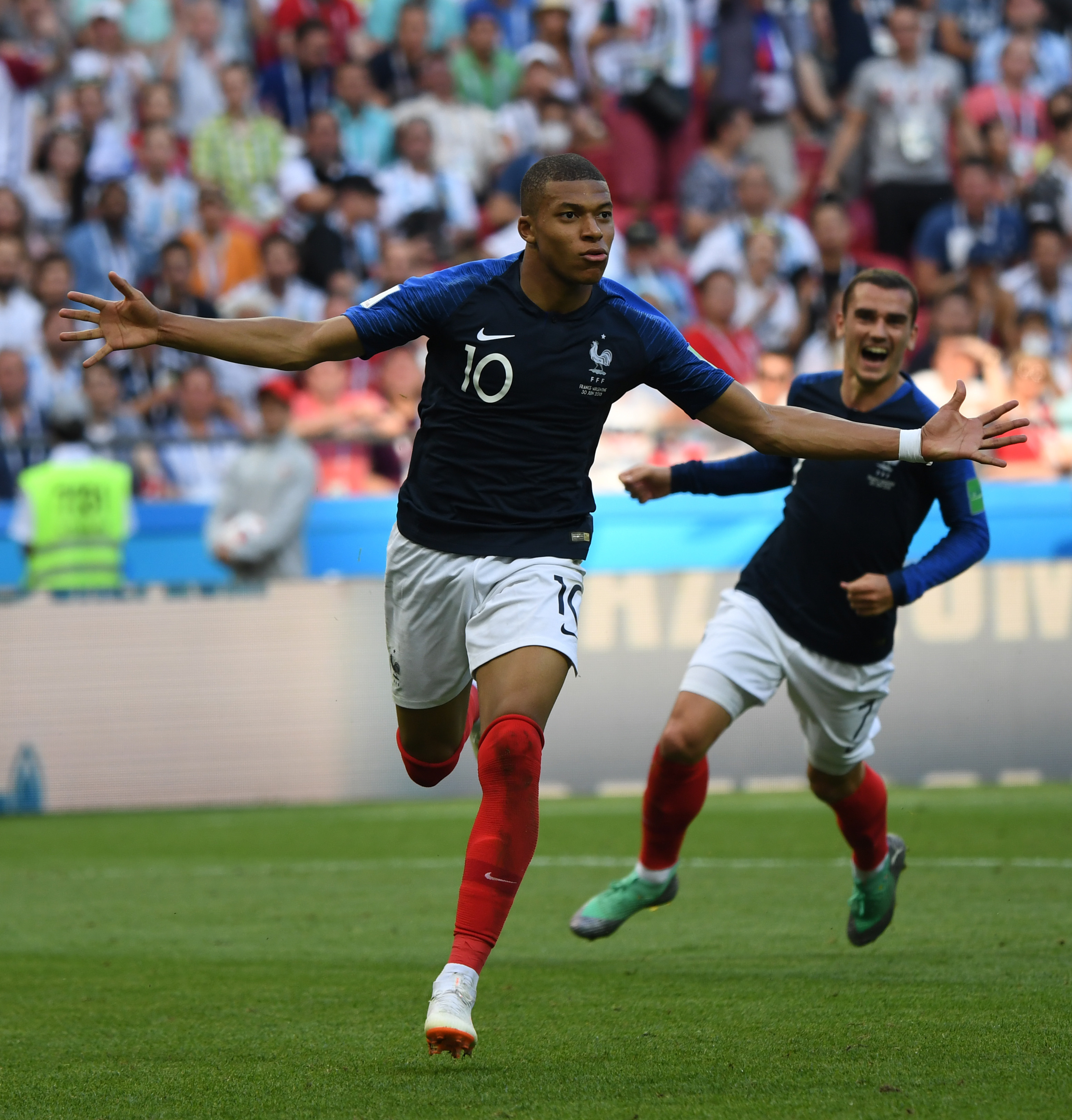 科瓦奇：丘库埃梅卡在禁区内被夸安萨拉拽？裁判应做出判罚