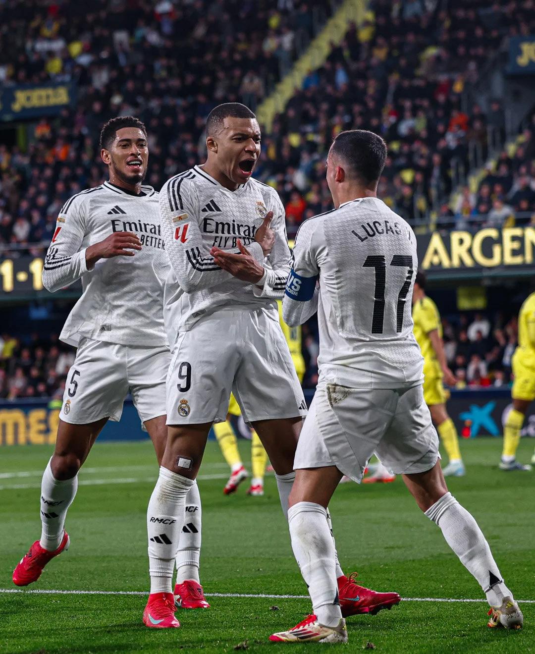 布朗赛季前21场三次砍下40+，伯德之后队史第二人