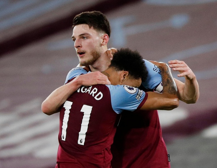 足球西甲双雄同日失分，冠军悬念再次被点燃