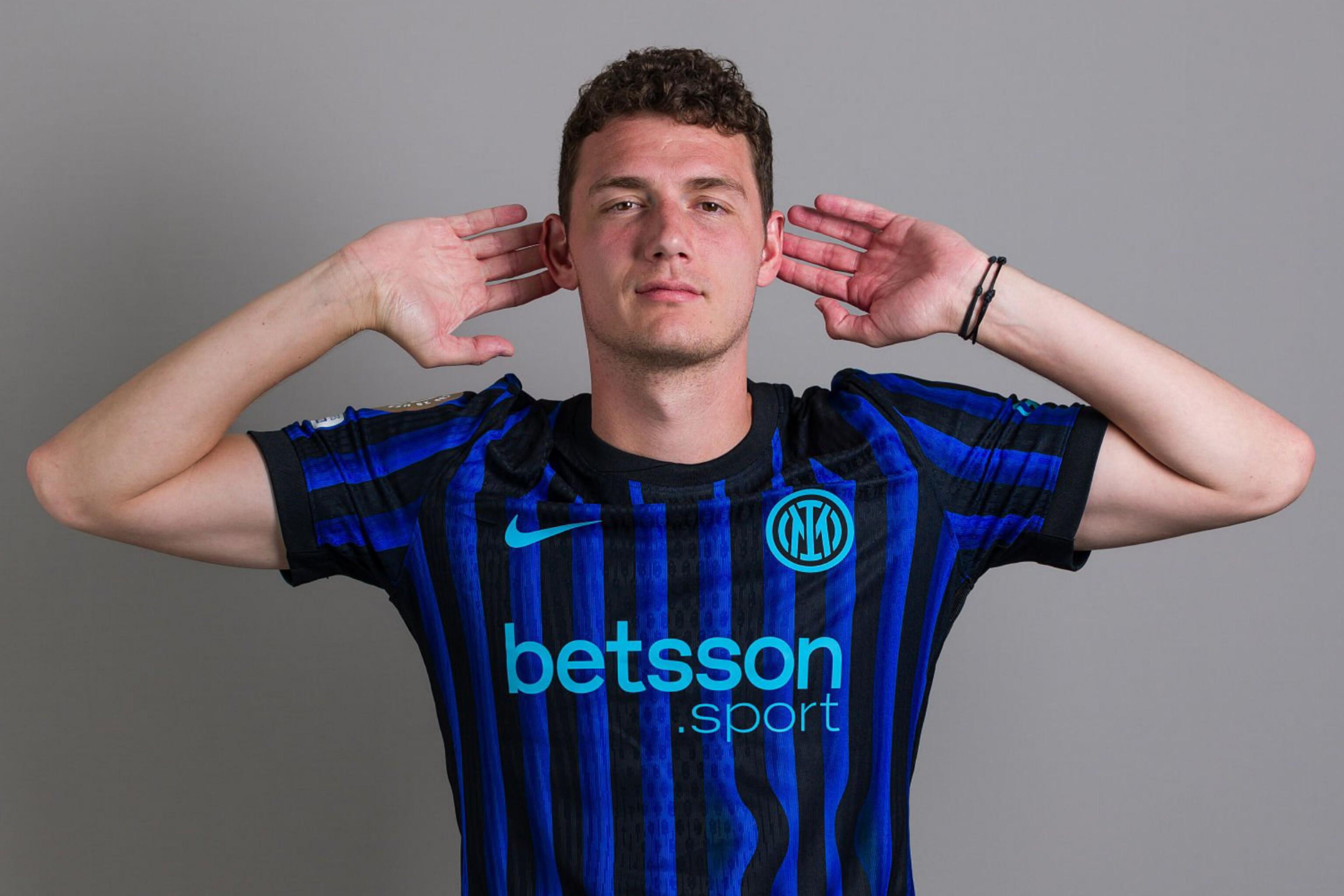 队报评法国vs阿塞拜疆：古斯托最佳，多人7分