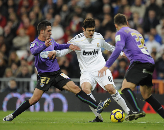 杨瀚森首发出战19分钟贡献4分5板2助