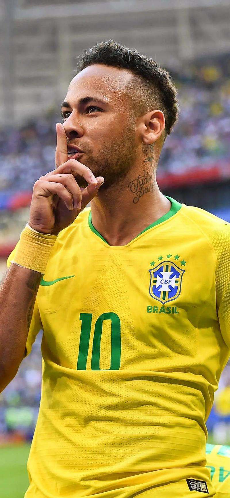 TA：阿莫林希望引进中场；曼联是否签门将取决于巴因迪尔未来